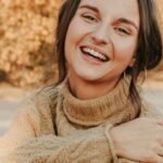 Cheerful woman client icon image